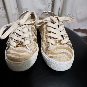Michael cause size 9 children sneakers